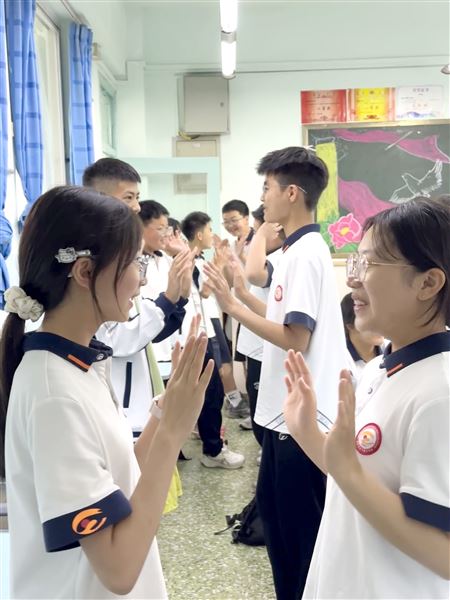 棠外初中2026年“家长进课堂”系列活动之防欺凌守护与认知自我（二） 