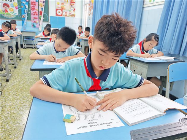 棠外附小“阳光杯”硬笔书法比赛圆满落幕