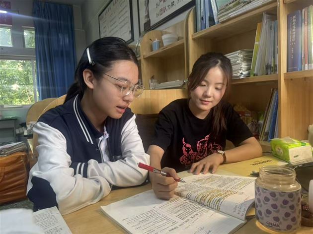 外语组教师指导参赛学生