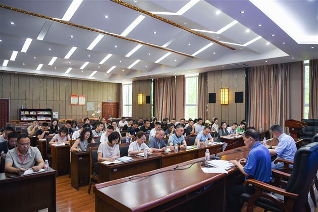 成都棠湖外国语学校2026-2027学年度秋季开学行政干部扩大会议