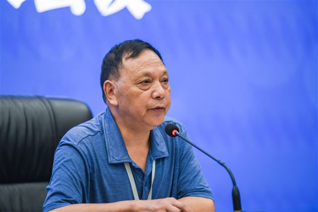成都棠湖外国语学校2026-2027学年度秋季开学行政干部扩大会议 