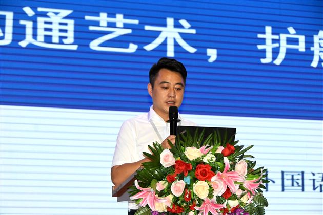 棠外初2026级召开新学期首次家长会及亲子教育讲座 