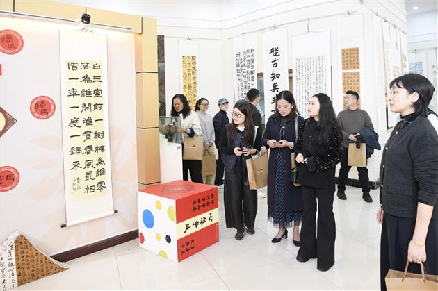 四川省中小学美育课堂展评研讨活动在棠外圆满举行