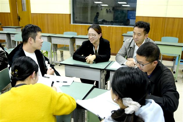 棠外初中开展修身班会课“好课堂”课例观摩与议课策略研修活动