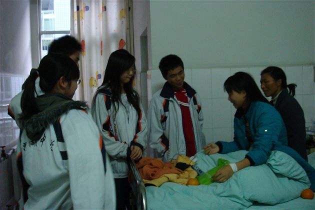 2007年高2008级6班献爱心活动(一)