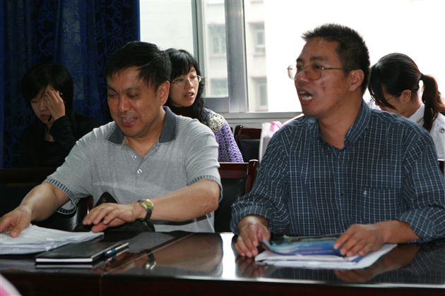 省教科所专家张建平来我校指导语文教学和高三备考策略