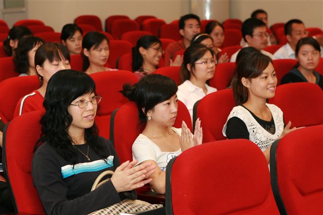 棠湖中学2008-2009学年度“师徒结对”会议
</p><p>　　