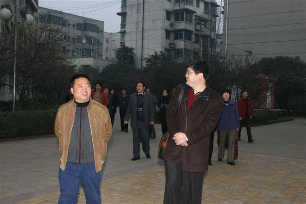 考察团一行参观校园(二)
</p><p>