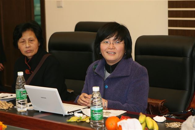 清华中学考察团老师作探讨交流(一)