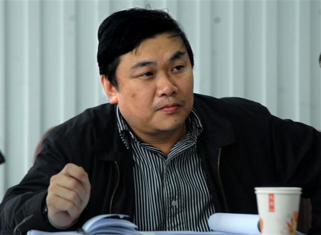 宜宾翠屏棠湖外语学校首届董事会成员王纬
</p><p>　　