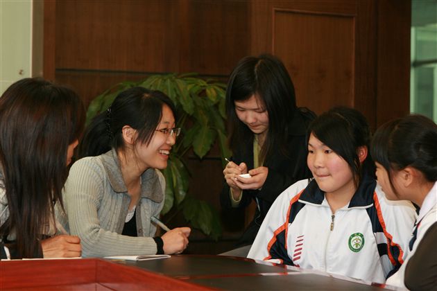 儿童基金会新京报记者到我校采访报道(五)