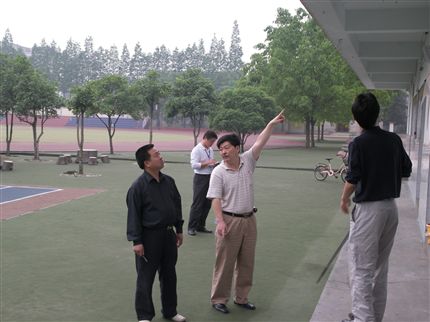 2006年春季棠湖中学体育设施安全检查