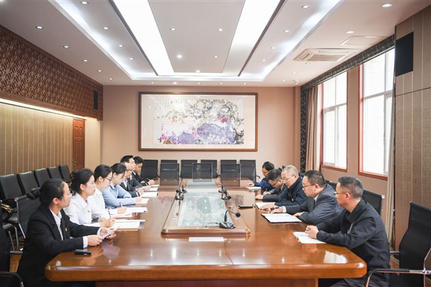 与会党员充分发表意见